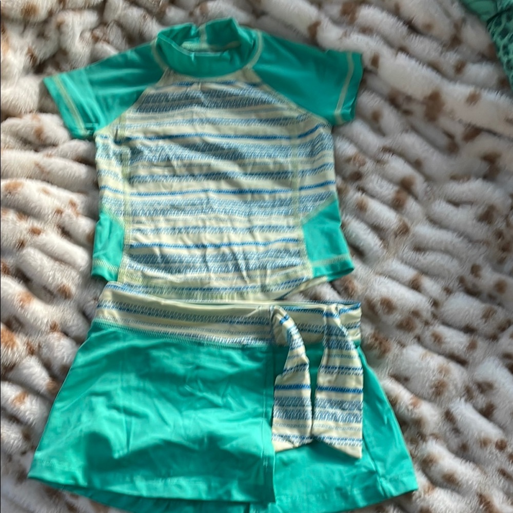 REI Green and Yellow Rashguard Swim Suit Girls XXS 4-5T ☀️☀️☀️